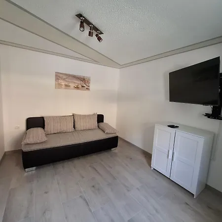Apartmaji Iris Apartment *