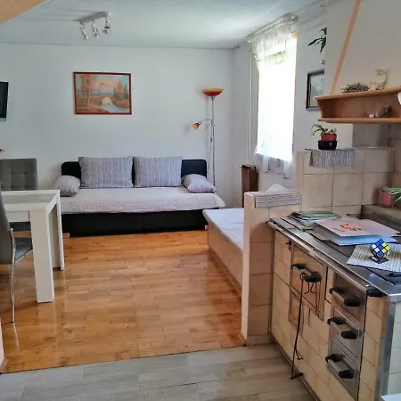 Apartmaji Iris